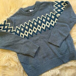 Boys Holiday Sweater (size M)